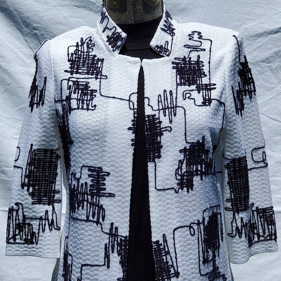 Ming Wang White Knit Jacket Black Embroidery - Picture 11 of 16